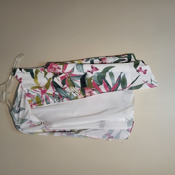 Carre Noir Butteryfly Print Chiffon Top - Picture 3 of 5